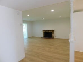 17595 Santa Maria St in Fountain Valley, CA - Building Photo - Building Photo