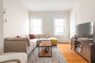 368 Washington St, Unit 1 in Cambridge, MA - Building Photo - Building Photo