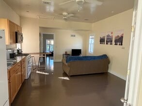 19 Center St in Geneseo, NY - Foto de edificio - Building Photo