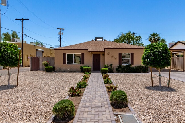 property at 527 E Whitton Ave