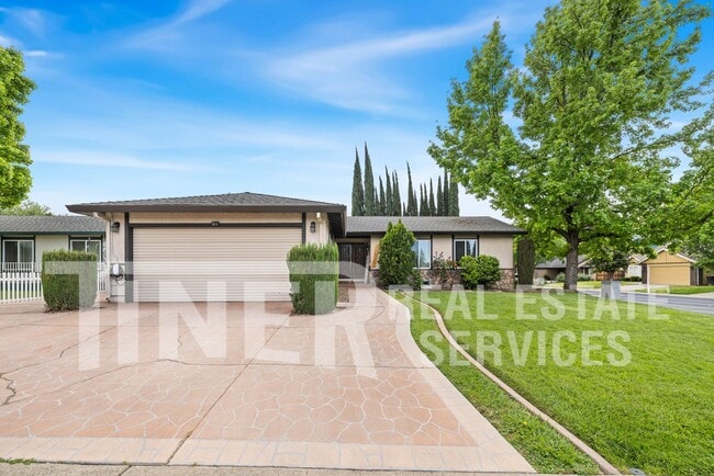 511 Lyndhurst Ave in Roseville, CA - Building Photo - Building Photo