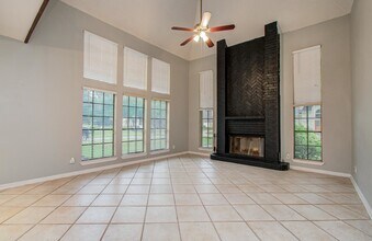 5339 Holly View Dr in Houston, TX - Building Photo - Building Photo