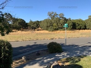2461 Meda Ave in Santa Rosa, CA - Building Photo - Building Photo