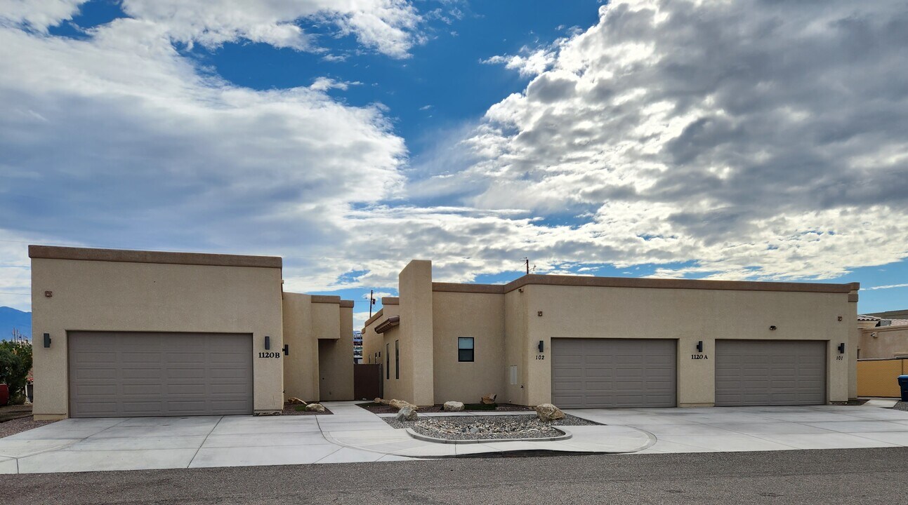 1120 Catalina Dr in Lake Havasu City, AZ - Building Photo