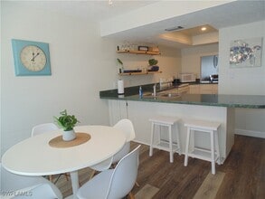 1807 SE 41st St in Cape Coral, FL - Foto de edificio - Building Photo
