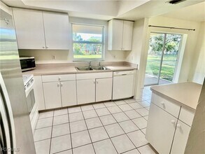 2110 SE 8th Pl in Cape Coral, FL - Building Photo - Building Photo