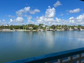 6484 Indian Creek Dr, Unit # 227