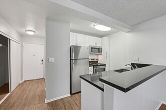 The Gallery at Playa Pacifica in Hermosa Beach, CA - Foto de edificio - Building Photo