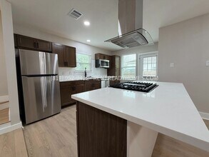 8318 Jennings St in Houston, TX - Building Photo - Building Photo