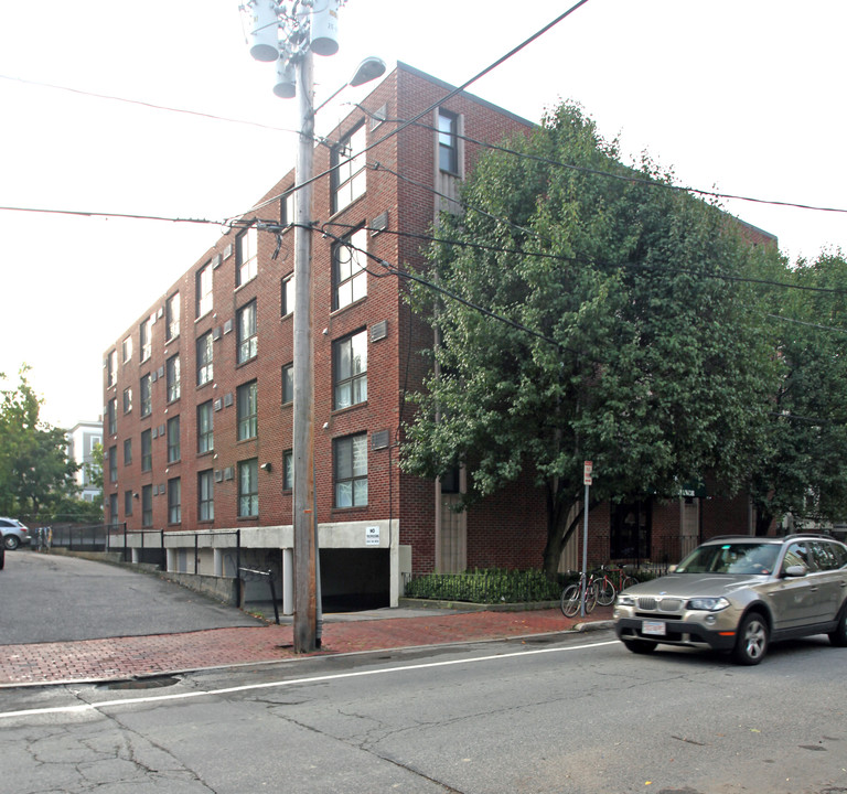 Putnam Manor in Cambridge, MA - Foto de edificio