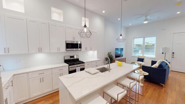 146 W Wildey St, Unit Bedroom 4 photo'