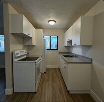 1310 W 29th St, Unit 32 in Hialeah, FL - Building Photo