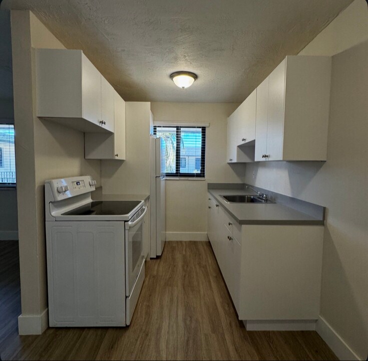 1310 W 29th St, Unit 32 in Hialeah, FL - Building Photo