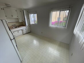2568-2568 Landis St in San Diego, CA - Building Photo - Building Photo