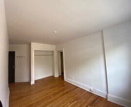 2451 Queen St E in Toronto, ON - Building Photo - Building Photo
