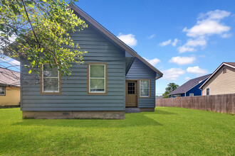 905 6th Ave in Lake Charles, LA - Building Photo - Building Photo