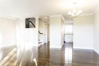 391 Hyde Park Ave-Unit -2 in Boston, MA - Building Photo - Building Photo