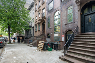 150 Hooper St in Brooklyn, NY - Building Photo - Building Photo