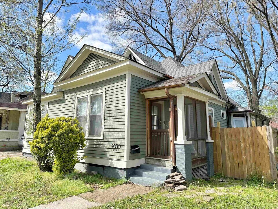 2030 Young Ave in Memphis, TN - Building Photo