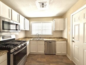 726 Ash St in Ardmore, OK - Building Photo - Building Photo