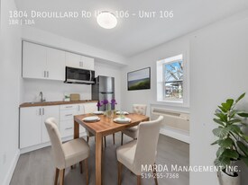 1804 Drouillard Rd in Windsor, ON - Building Photo