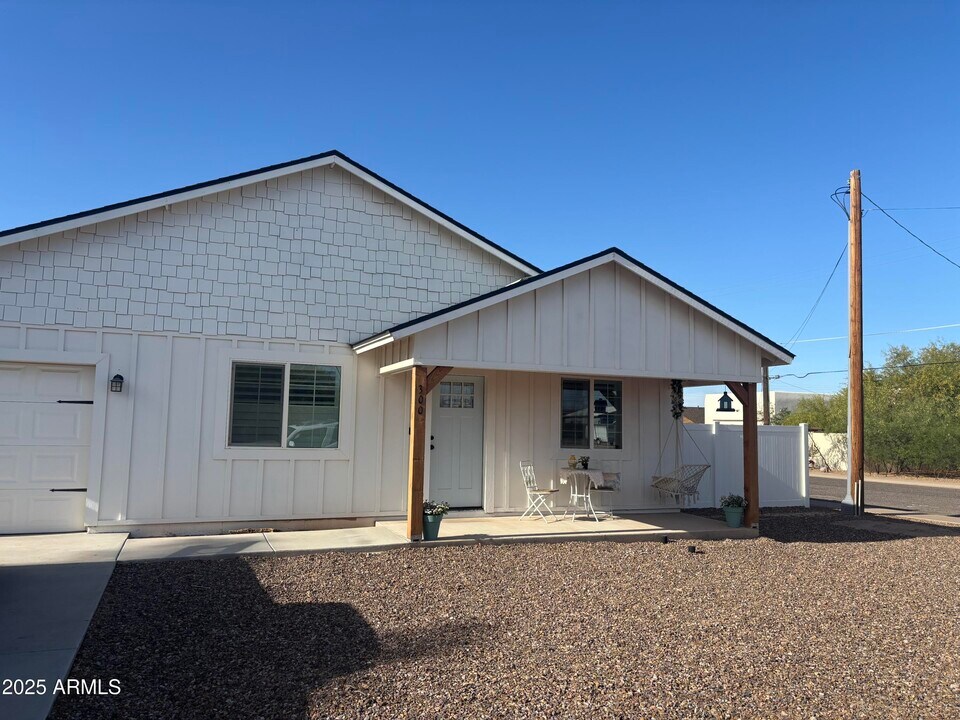300 E 3rd St in Florence, AZ - Building Photo