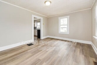 2240 Flag St in Winston-Salem, NC - Building Photo - Building Photo