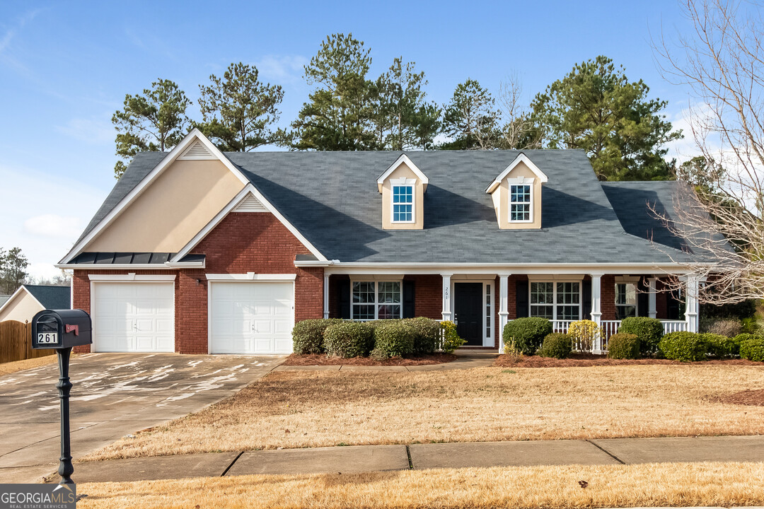 261 Bridgemill Ln in Hampton, GA - Building Photo