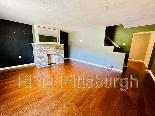 237 Mary St in Munhall, PA - Building Photo - Building Photo