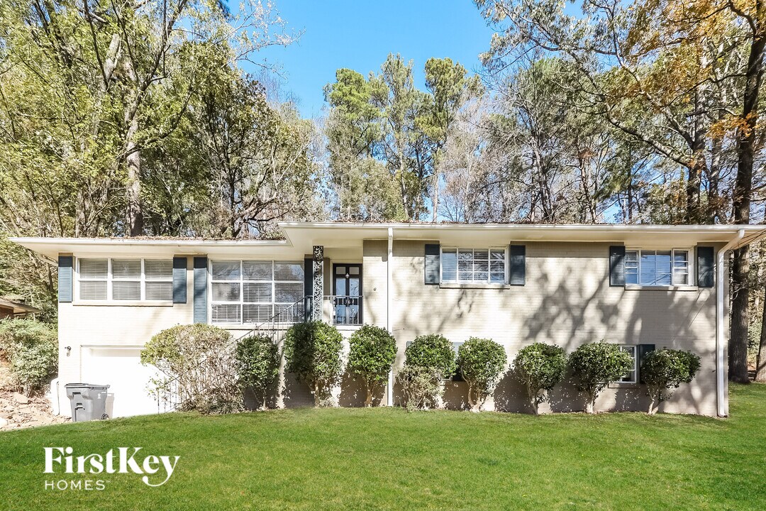 3364 Valley Park Dr in Vestavia Hills, AL - Building Photo