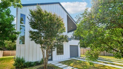 102 W Fawnridge Dr in Austin, TX - Building Photo - Building Photo