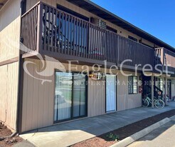 320NEC, Unit A in College Place, WA - Building Photo