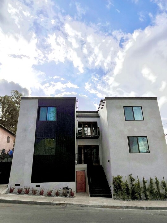 SUT - 1314 Sutherland St in Los Angeles, CA - Foto de edificio
