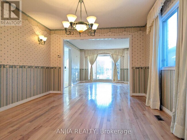 50 Summerdale Dr in Markham, ON - Building Photo - Building Photo