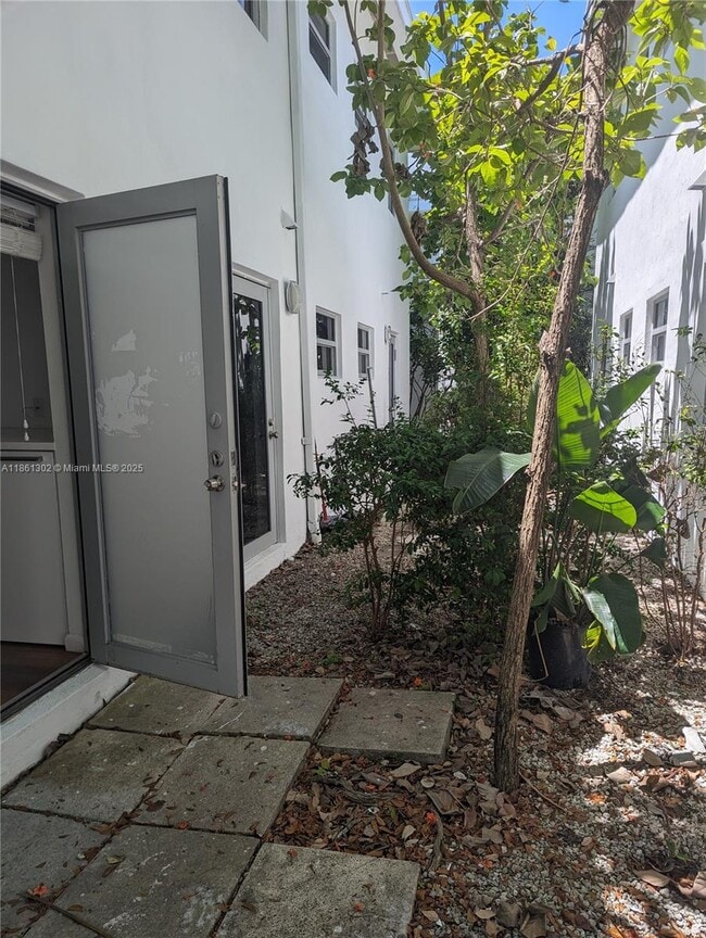 1550 Pennsylvania Ave in Miami Beach, FL - Building Photo - Building Photo