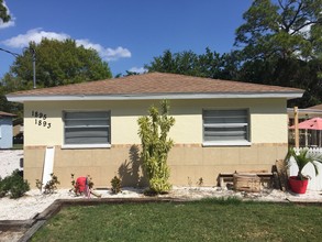 1887-1909 Debbie St in Sarasota, FL - Building Photo - Building Photo