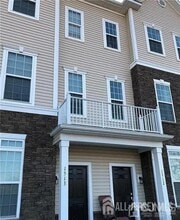 1513 Hudson Cir in Highland Park, NJ - Building Photo - Building Photo