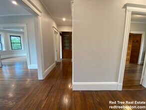 1855 Beacon St, Unit 3-bed 1-bathU3 Brookline in Brookline, MA - Building Photo - Building Photo