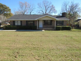 928 E Lee St in Enterprise, AL - Building Photo