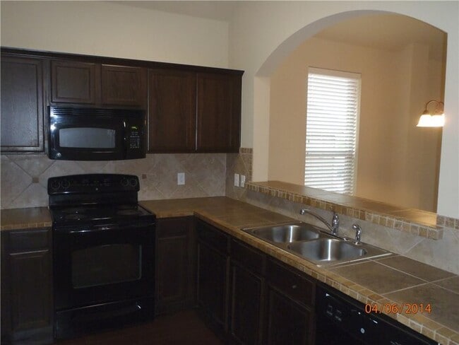 1520 Muirfield Bend Dr in Hutto, TX - Building Photo - Building Photo