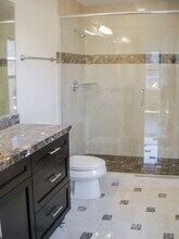 3231 N Kenmore Ave, Unit 1 in Chicago, IL - Building Photo - Building Photo