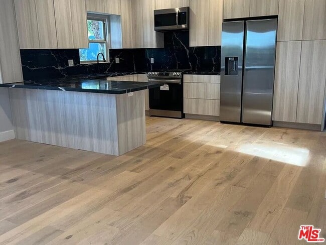 813 14th St in Santa Monica, CA - Building Photo - Building Photo