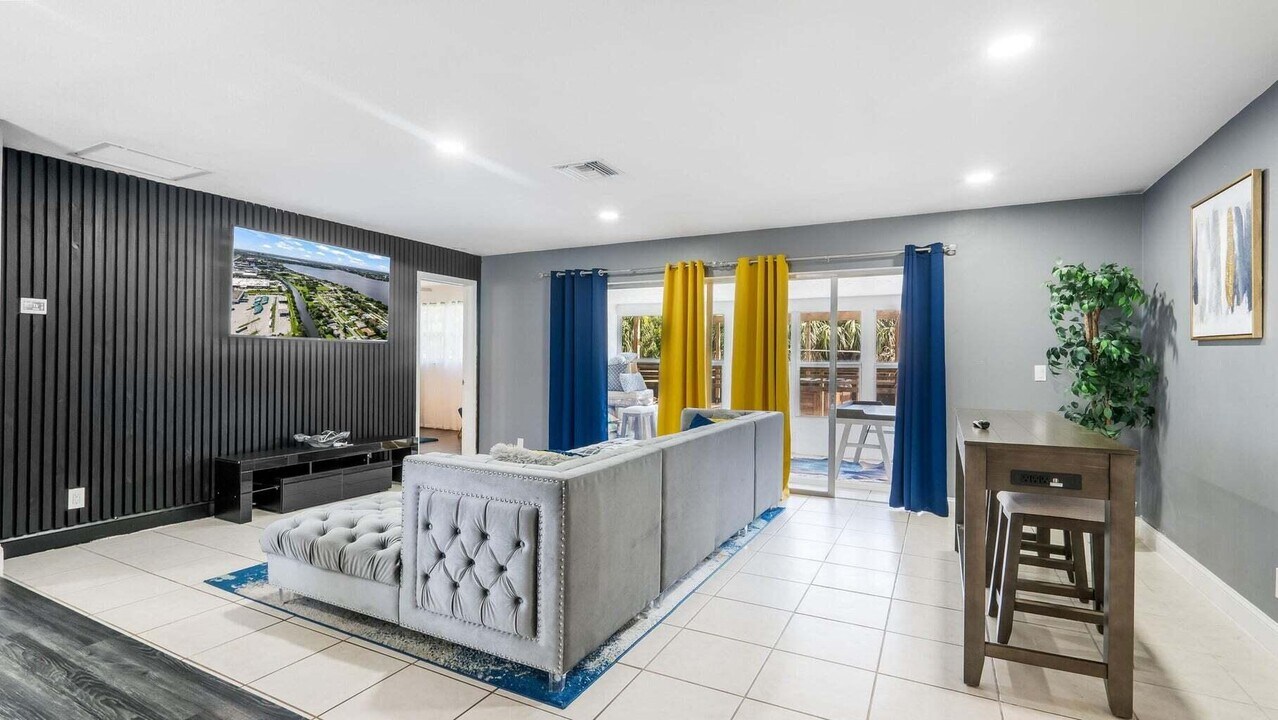 3402 Australian Ct in West Palm Beach, FL - Building Photo