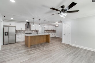 2327 Willow St in Columbia, SC - Building Photo - Building Photo