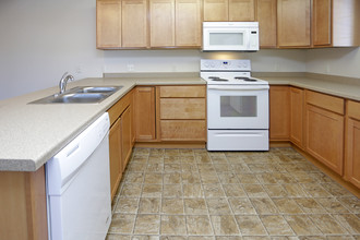 Legacy South Apartments in Fargo, ND - Building Photo - Interior Photo