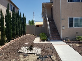 10334 S Wilton Pl in Los Angeles, CA - Building Photo