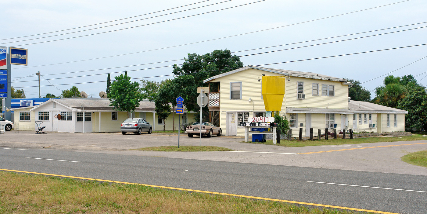 Castel Apt in Panama City Beach, FL - Building Photo