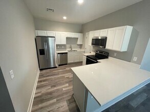 16271-16273 W Ike Ct in Goddard, KS - Building Photo - Building Photo