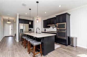 6101 White River Dr in McAllen, TX - Building Photo - Building Photo