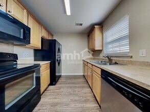 625 Silver Moss Dr in Moncks Corner, SC - Foto de edificio - Building Photo